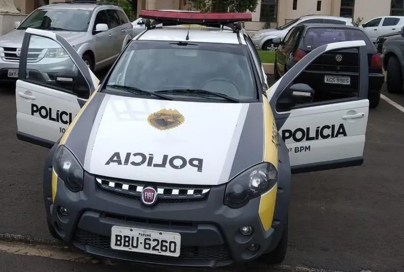 Homem é flagrado jogando entulhos em terreno e PM de Apucarana é chamada