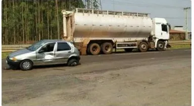 Acidente entre carro e caminhão tanque deixa casal ferido na BR 369