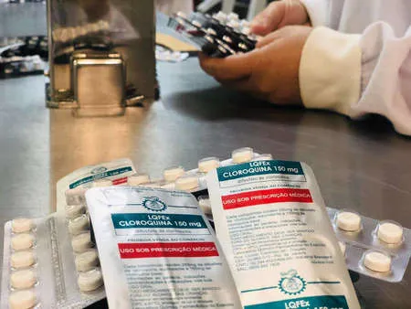 Ministério da Saúde avalia distribuir 'kit covid' de graça no Farmácia Popular