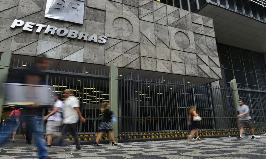 Petrobras bate recorde mundial de regaseificação