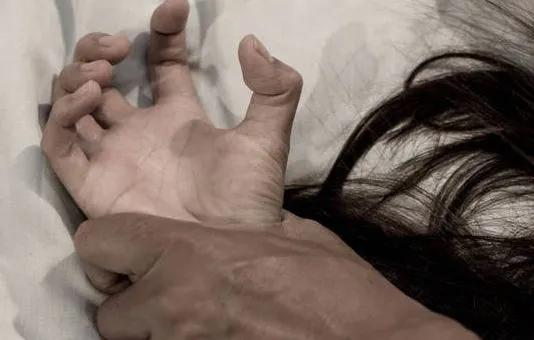 Filha vai morar com pai após morte da mãe no Paraná e é violentada
