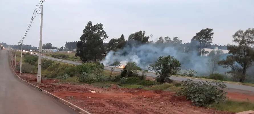Defesa Civil combate três focos de incêndio em Sabáudia