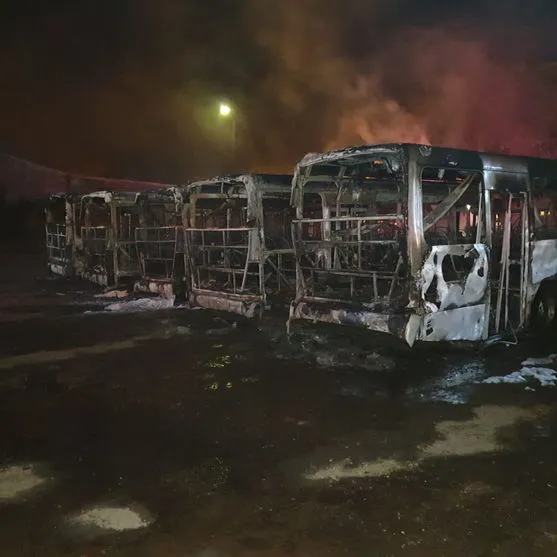 Seis ônibus ficaram totalmente destruídos 

