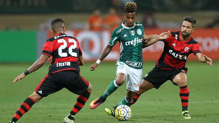 Após batalha jurídica, Palmeiras empata em casa com desfalcado Flamengo por 1 a 1