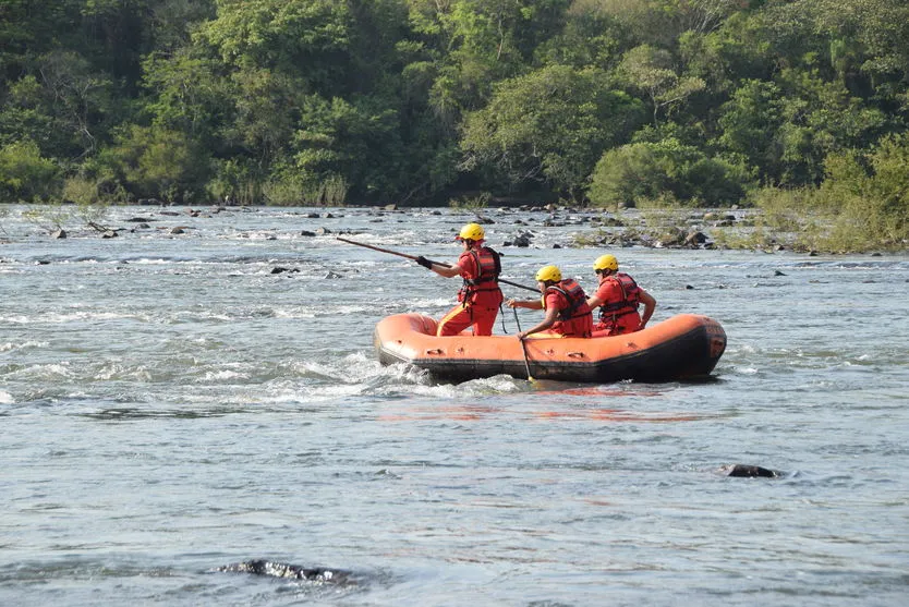 As buscas acontecem a cerca de 500 metros da Balsa do Marolo