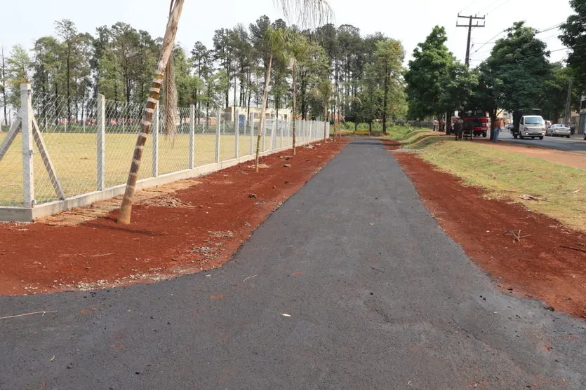 Pista de caminhada no entorno do Campo do Alvorada ganha melhorias