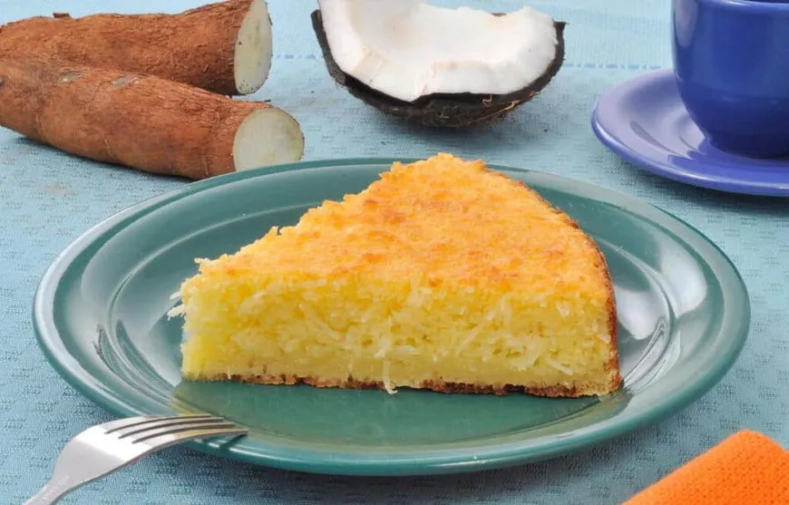 Aprenda a fazer um delicioso 'Bolo de Mandioca e Coco'