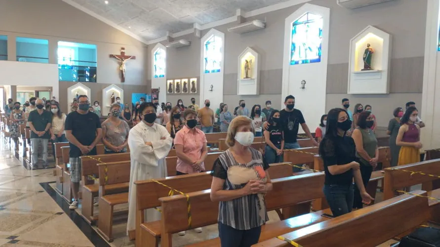 Animais participam de missa em Arapongas
