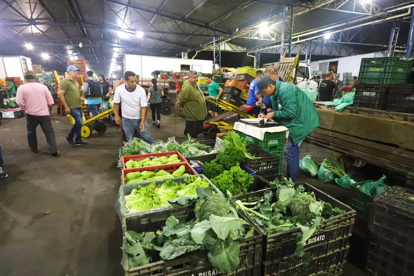 Ceasas de Londrina e Maringá terão horário especial segunda-feira