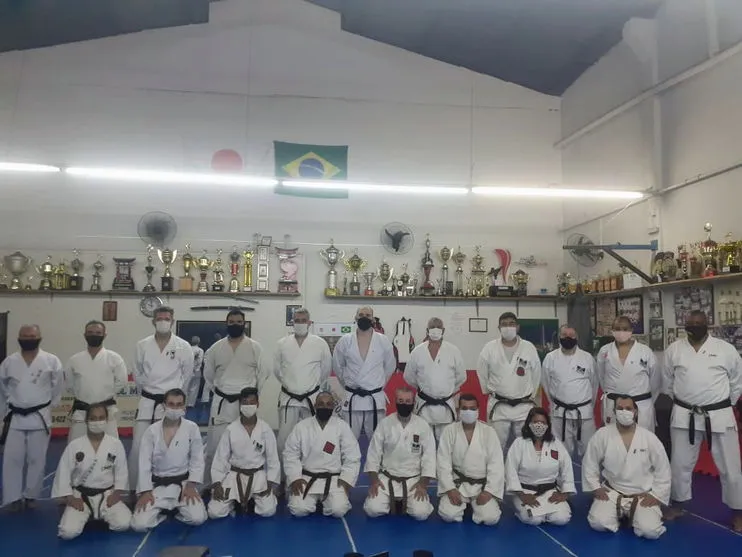 Exame de faixa preta de Karate é realizado em Apucarana