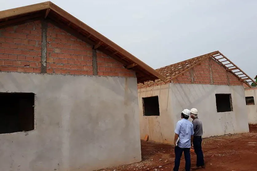 Construção de 41 casas populares avança em Jardim Alegre