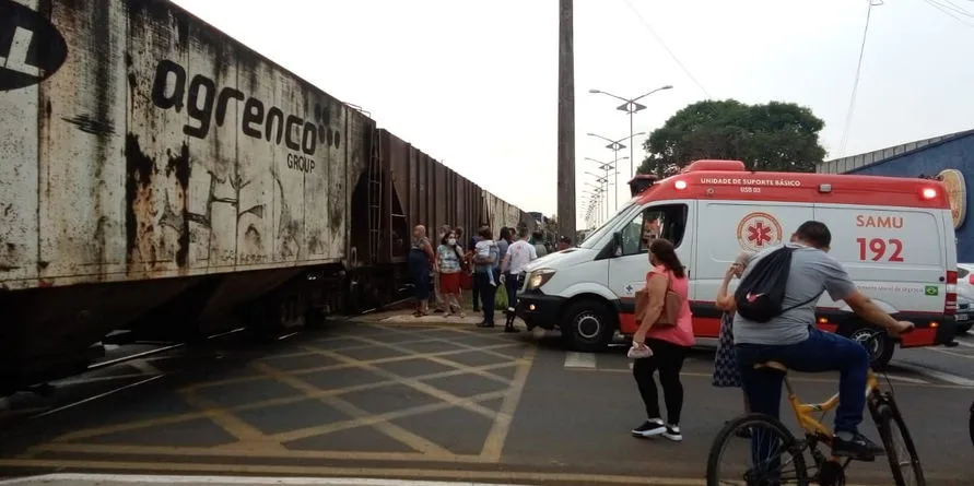 Samu atende situação envolvendo acidente com trem em Arapongas