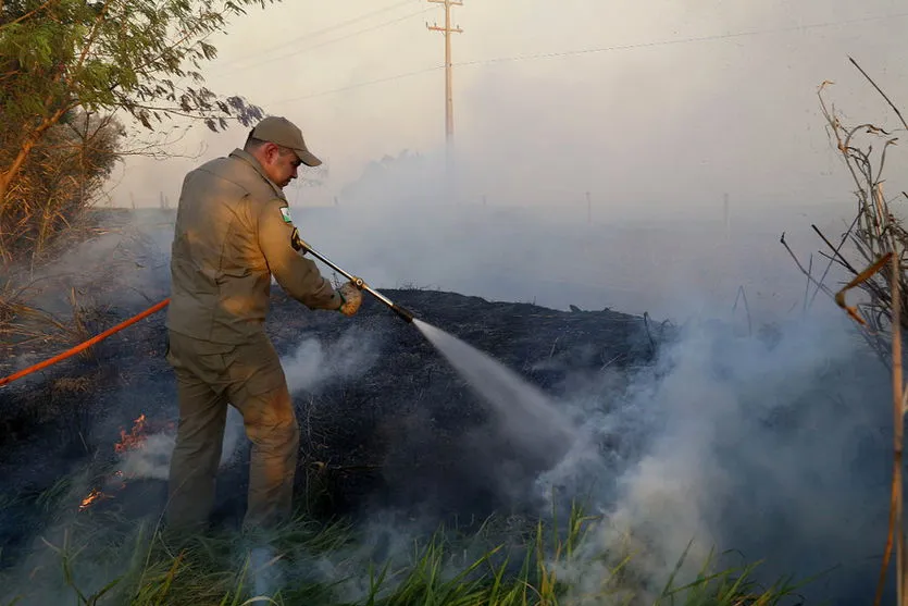 Mesmo com estiagem, Sanepar garante fornecimento para combate a incêndios