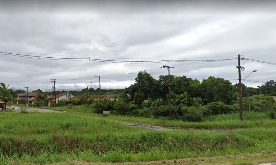 Homem é detido após sequestrar e abusar da ex na frente do filho de 5 anos