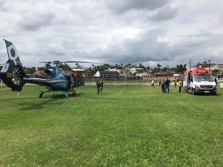 Homem fica em estado grave após ser atropelado por candidato a vereador