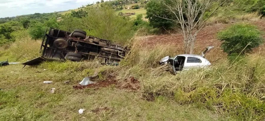 Acidente no norte do Paraná deixa uma pessoa morta e três crianças feridas