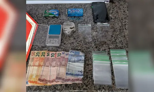 PM prende dois jovens suspeitos de tráfico de drogas em Ivaiporã