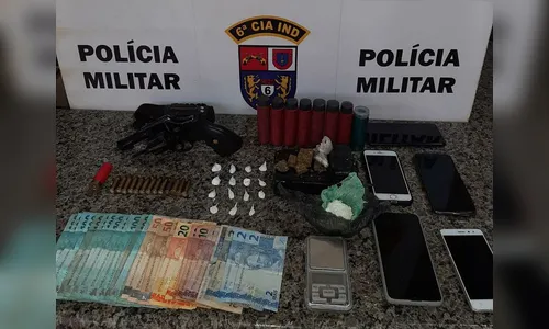 ROTAM apreende arma, munições e drogas em mais uma ação contra o tráfico na região