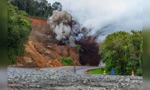 Concessionária realiza detonação de rochas na BR 376
