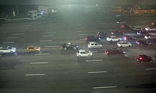 Trânsito para as praias do Paraná triplica, diz concessionária