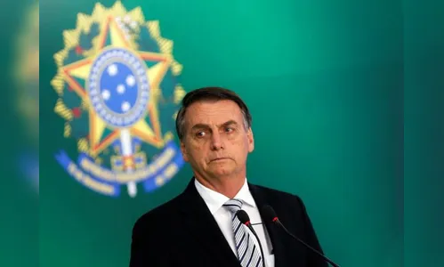 Bolsonaro veta parte de perdão a dívidas de igrejas