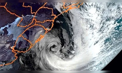 Novo 'ciclone bomba' gera alerta no litoral sul do país