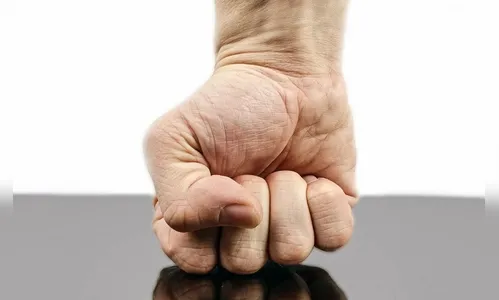 Homem alega ter sido agredido pelo vizinho em Apucarana