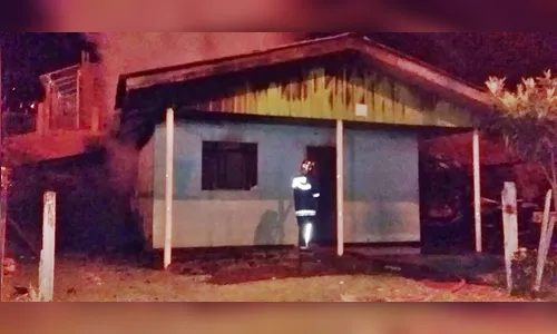Casa pega fogo duas vezes em 14 dias, em Manoel Ribas