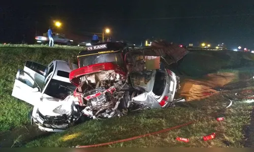 Duas pessoas morrem carbonizadas após acidente em Cascavel