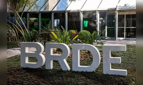 Banco atinge marco de mais de R$ 900 milhões em contratos no Paraná