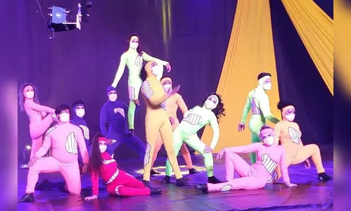 Escolas oferecem apoio aos alunos durante a pandemia