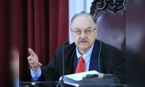 Licitação de Ortigueira para compra de rolo compactador é suspensa