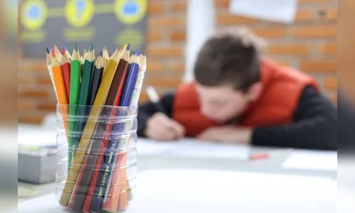 Escolas usam moto para chamar estudantes durante a pandemia no Paraná