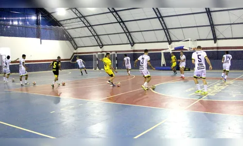 Dois times de futsal de Apucarana voltam a jogar neste sábado (26)