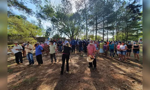 Mais 187 famílias do Paraná recebem documentos para regularização fundiária