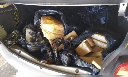 PRF apreende maconha e prende dois traficantes em Mandaguari