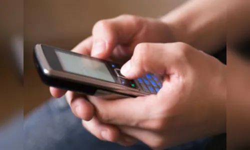 Mulher tem celular clonado em Jardim Alegre e golpista dá prejuízo de R$ 10 mil