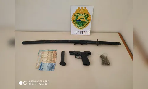 PM de Apucarana apreende arma e maconha no Sumatra
