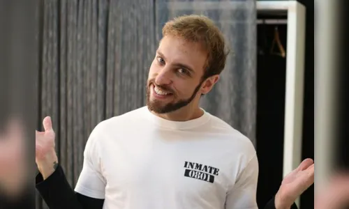 Léo Lins e namorada pedem desculpas após polêmica sobre autismo; Veja