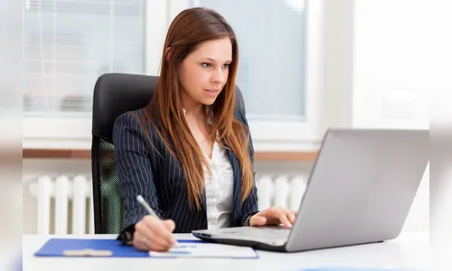 Hoje 30 de setembro é dia da Secretária, entenda a origem da comemoração