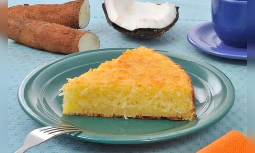 Aprenda a fazer um delicioso 'Bolo de Mandioca e Coco'