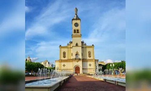 Você sabe quanto custou os vitrais da Catedral de Apucarana? Veja esta e outras curiosidades