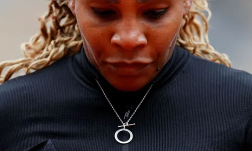 Serena Williams afirma ser desvalorizada como mulher negra no tênis