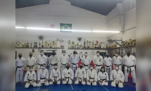 Exame de faixa preta de Karate é realizado em Apucarana