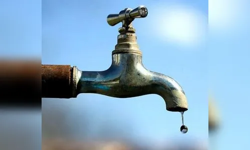 Rompimento de adutora afeta abastecimento em Jandaia