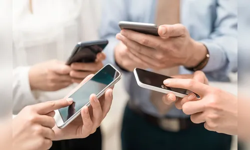 Segundo estudo, coronavírus pode sobreviver em celular e dinheiro por até 28 dias