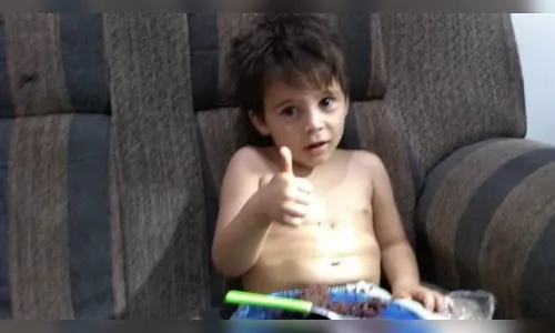 PM tenta encontrar pais de menino encontrado sozinho na rua