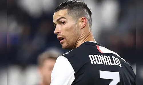 Cristiano Ronaldo testa positivo para Covid-19