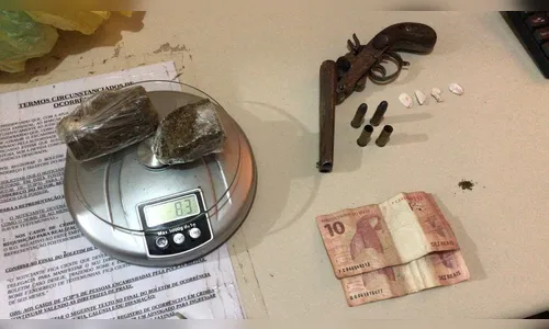 Polícia Civil apreende drogas e arma de fogo em Grandes Rios
