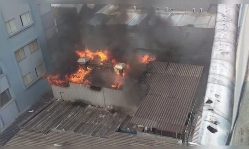 Incêndio atinge restaurante no Centro de Londrina
